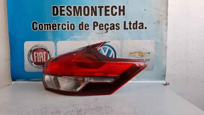 Lanterna nissan kicks 2017-2020 lado direito 