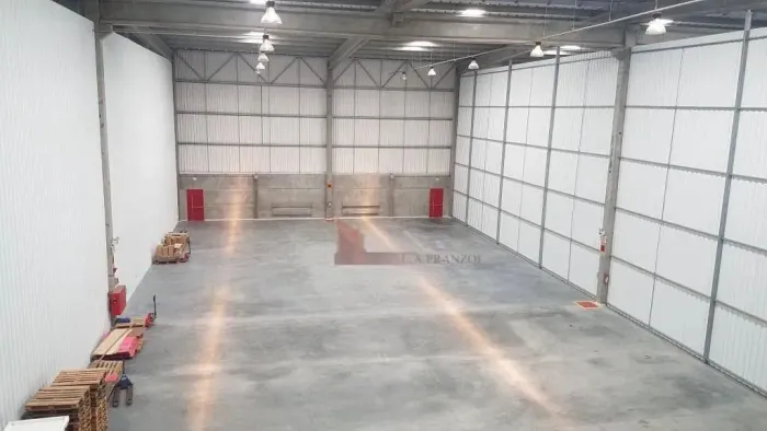 ALUGUEL: ARMAZÉM LOGISTICO 1.480 m² em NAVEGANTES/SC