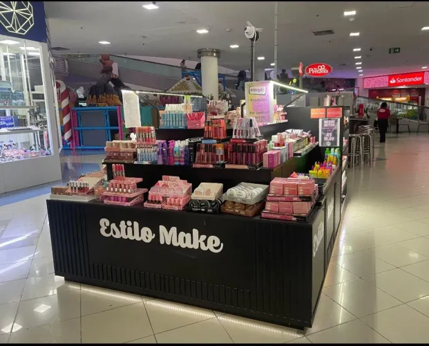 Vendo Quiosque de Maquiagens em Shopping, passo o ponto. 