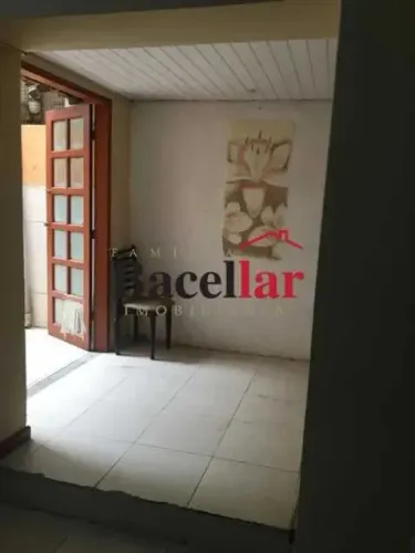 Casa de rua : / Residencial / Glória