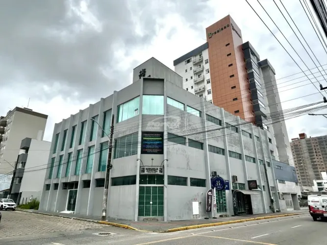 Sala comercial disponível para locação no bairro Centro  Balneário Piçarras/SC (Cód. 20406