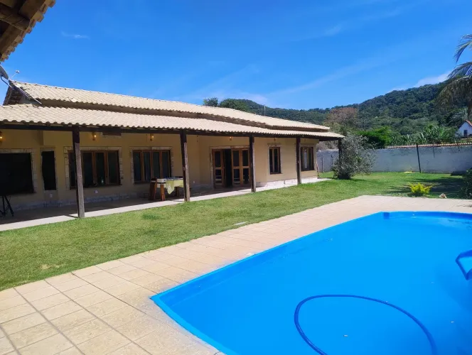 Casa espaçosa e arejada para eventos e temporada em Itaipuaçu.