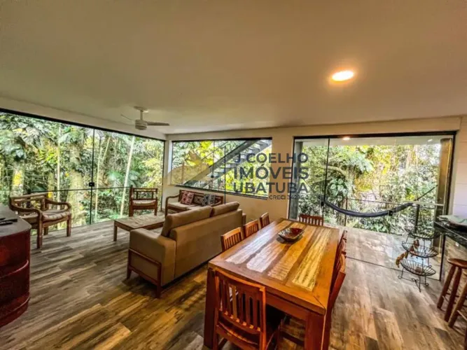 Casa nova com 3 suítes a venda - Praia do Félix - Ubatuba - SP Rodeada pela Mata Atlântica