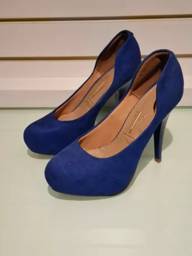 Sapatos azul de salto alto tam 35