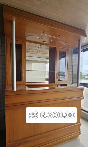 Barzinho em Madeira Maciça