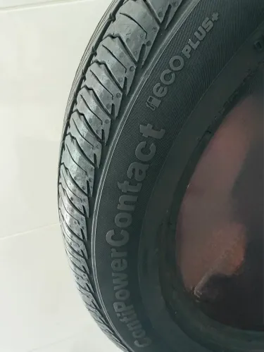 Pneu continental 205/55 R17 Kicks