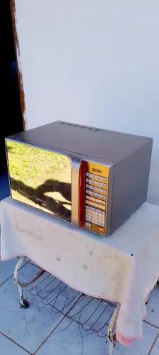 Micro-Ondas Midea Espelhado com Grill 127V 30L Funcionando tudo por 3X de R$130,97 cartão