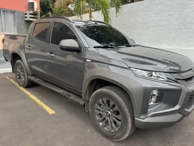 Mitsubishi L200 Triton Sport HPE-S 2.4 CD Dies. AUT 2024