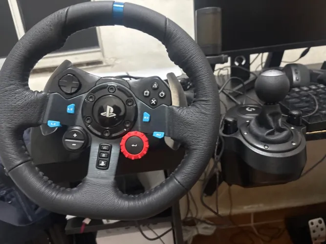 G29 Logitec (Volante, Câmbio e Pedais)