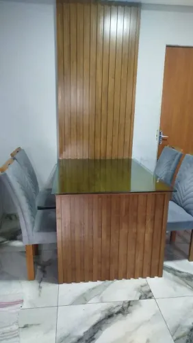 Jogo de cadeiras e mesa 6 lugares 