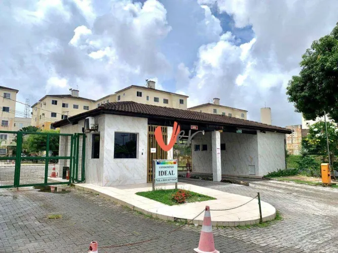 Apartamento com 3 dormitórios para alugar, 64 m² por R$ 1.600/mês - Messejana - Fortaleza/
