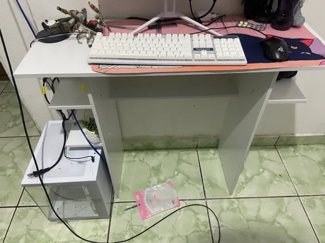 Escrivaninha multiuso