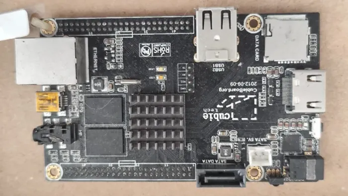 CubieBoard - Mini Computador de Placa Única - Funcionando