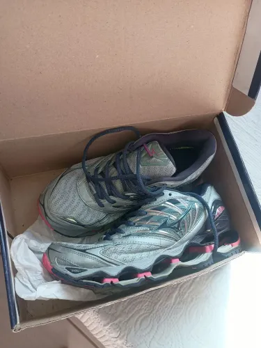 Mizuno Wave Prophecy 8