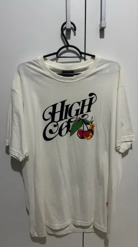 Camiseta High Company Cherry Rose Branca