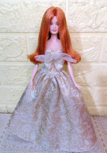 Boneca Barbie Signature Holiday 2025 ruiva