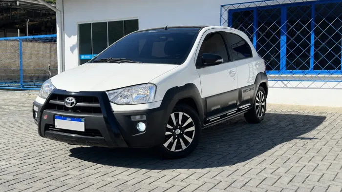 Toyota Etios Cross 1.5 Flex 16V 5P Mec. 2014