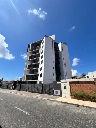 Apartamento com 02 quartos sendo 01 suite no bairro da Torre