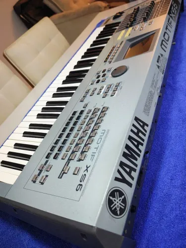 Yamaha motif xs6