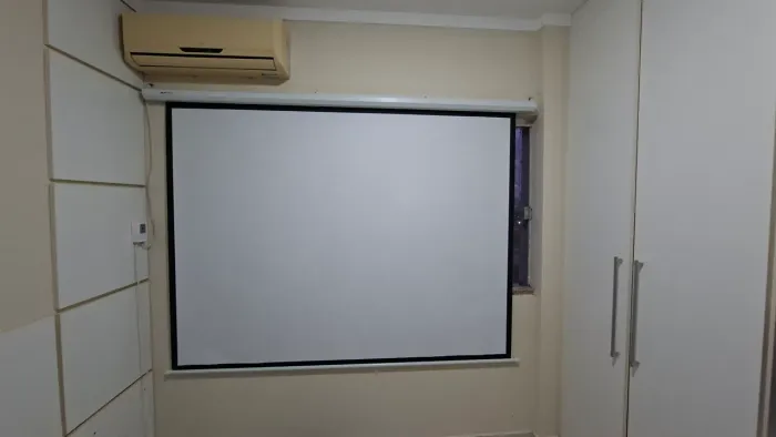 Tela de projeção elétrica, 2,03 x 1,52, 110v, 295029, App-Tech - CX 1 UN