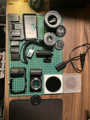 KIT SONY ZVE10 + 2 LENTES E ACESSORIOS