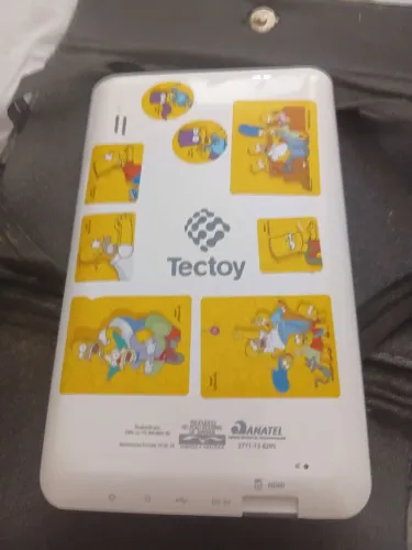 Tablet TecToy com defeito conservado. 