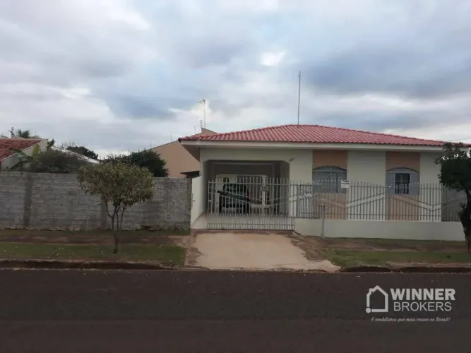 Casa com 2 dormitórios à venda, 134 m² por R$ 650.000,00 - Parque das Grevíleas - Maringá/