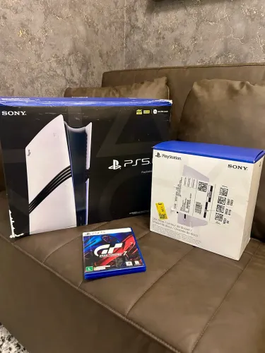 PS5 PRO COM LEITOR DE DISCO + JOGO GRAN TURISMO 7