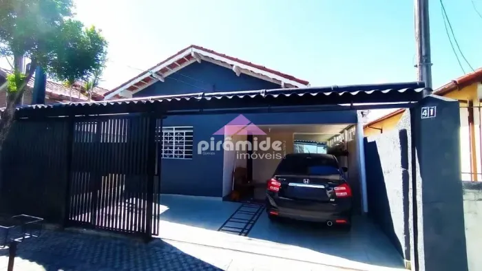 Casa à venda com 150 m2 em Santana, Zona Norte de São José dos Campos, SP