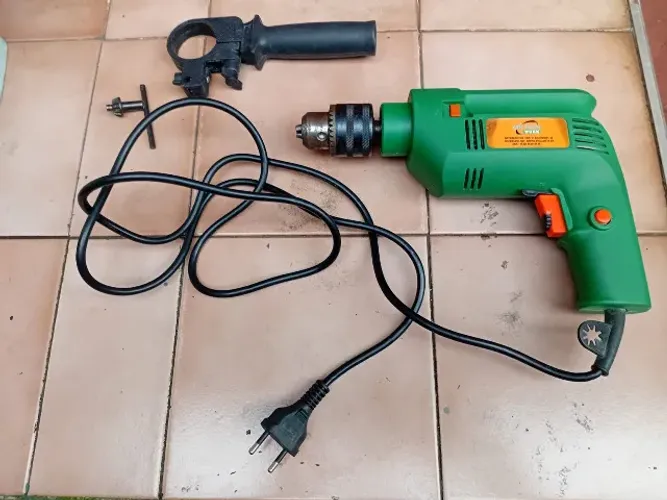 Furadeira elétrica de impacto com fio