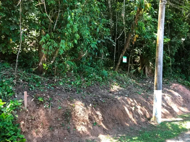 LOTE EM CONDOMÍNIO FECHADO  OPORTUNIDADE COM RGI EM GUAPIMIRIM!