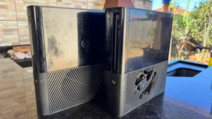 2 Xbox 360 para conserto ou retirada de peças, no estado