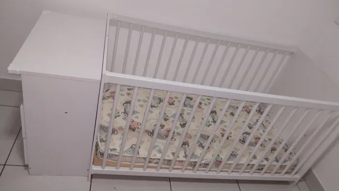 Berço e colchão