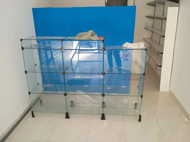 Vendo tudo expositor e acessórios 