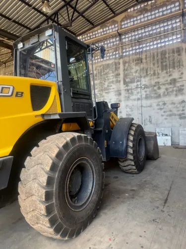 Pá Carregadeira New Holland W130 