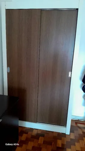 GUARDA-ROUPAS SOLTEIRO