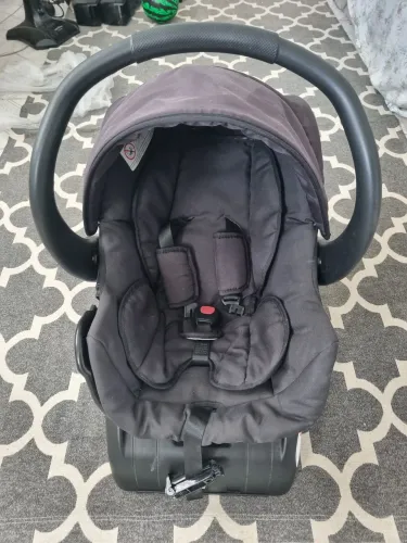 Bebê conforto + base para carro Galzerano