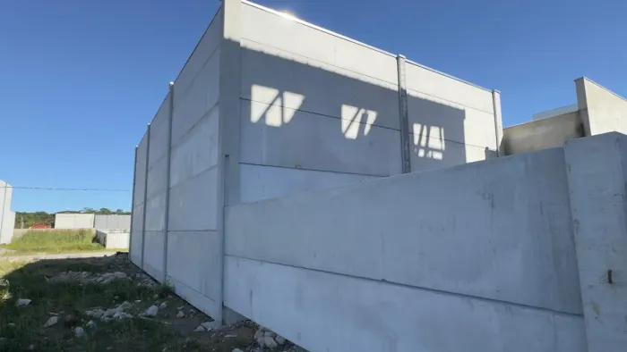 GALPÃO PRÓXIMO À BR 101 EM TIJUCAS - PARA LOCAÇÃO - BAIRRO SANTA LUZIA  