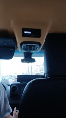 Busco Carro para fazer entregas