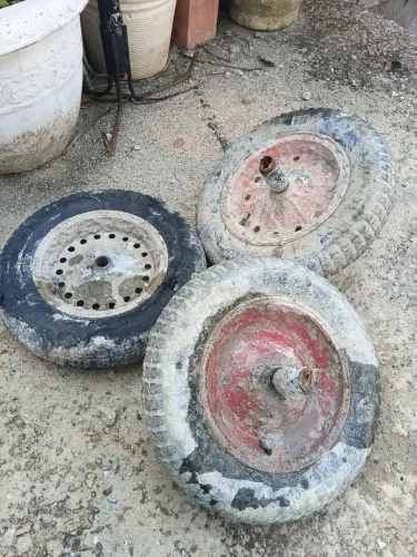 Vendo peneu de carrinho de mão