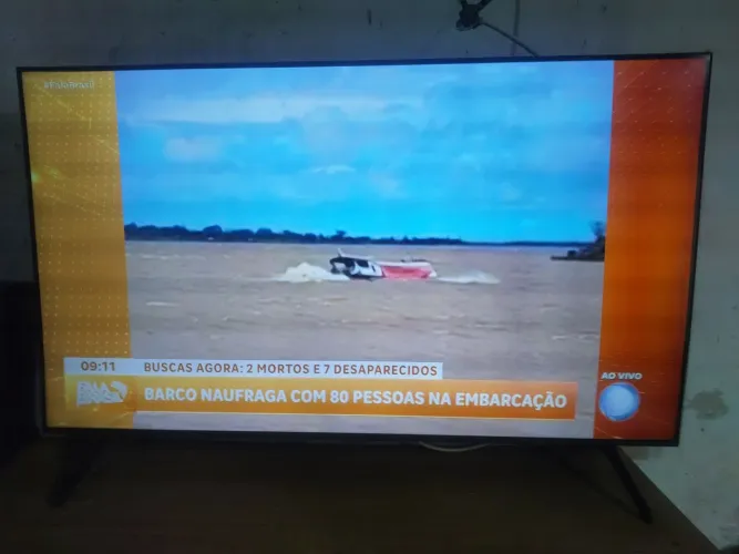 Smart tv 4k 50 polegadas Samsung ( detalhe simples)