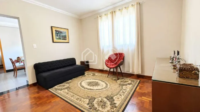 Apartamento mobiliado de 2 quartos com quintal e espaço gourmet no Bairro Havaí