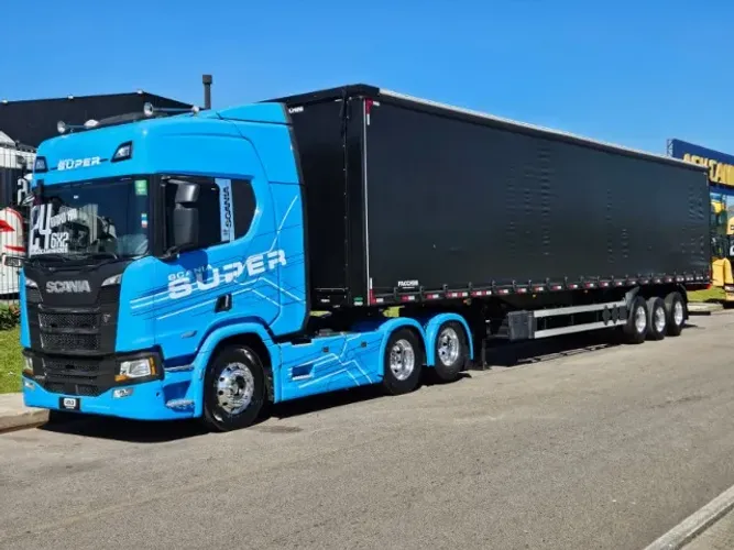Scania R460 SUPER 6x2 Ano 2024 baixo km Farol de teto Carreta Sider Facchini Ano 2026 0km