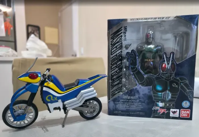 Kamen rider black rx bandai figuarts e moto acrobatter