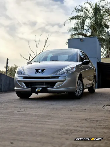 Peugeot 207 Sedan Passion XR 1.4 Flex 8V 4P 2013