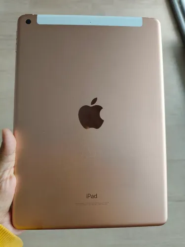 iPad 6ª Geração 128GB Wi-Fi + Cellular