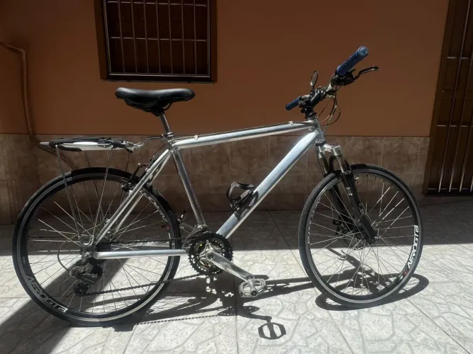 Bicicleta de alumínio aro 26