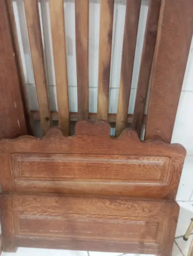 (Cód 003) Cama de Solteiro em madeira Bruta entalhada
