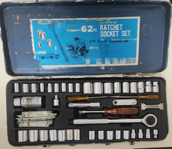 Jogo de Soquetes com Catraca 62 Peças - Completo - Estojo Metálico Vintage