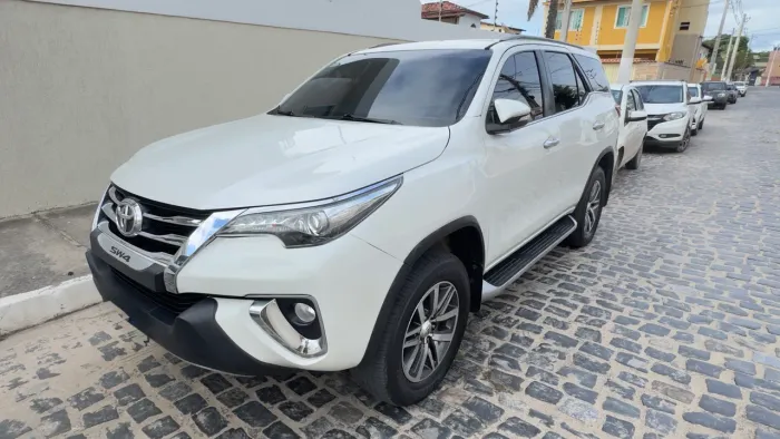 Toyota Hilux SW4 SRX 4X4 2.8 TDI 16V Dies. Aut. 2017
